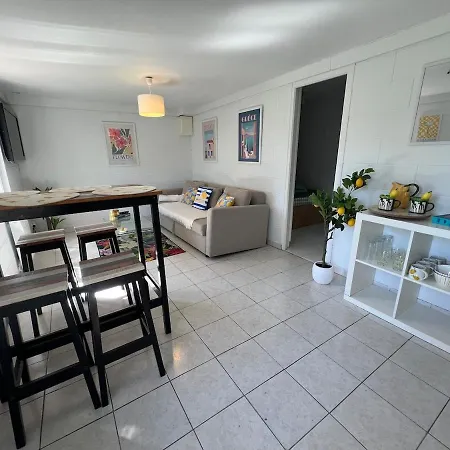 Chalet Le *